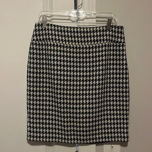 Houndstooth Pencil Skirt